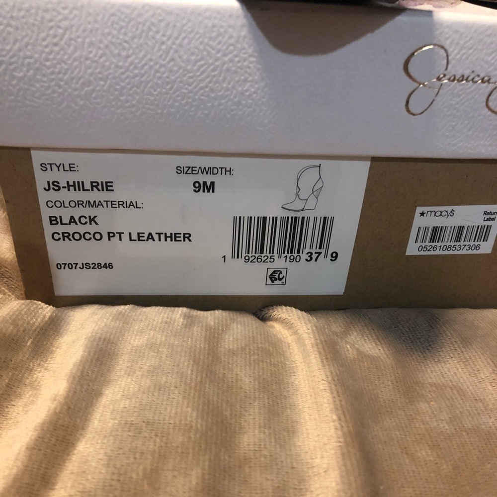Jessica Simpson Black Croco PT Leather boots 9M boots are in great condition
